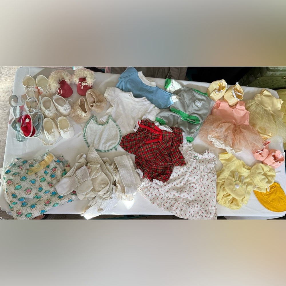 Huge Lot of Vintage Cabbage Patch Kids Clothes
